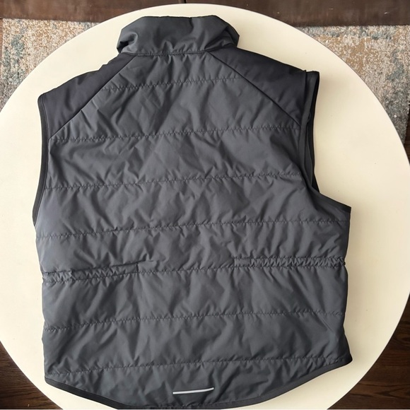 Nike Women's Therma-FIT Swift Running Vest Size Large Black New Loose Fit - Picture 6 of 10